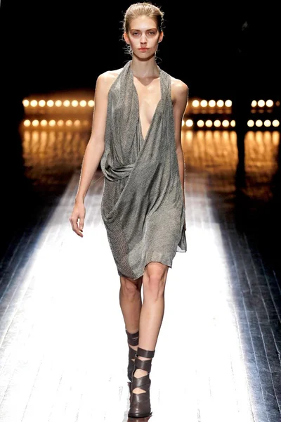 Look 14